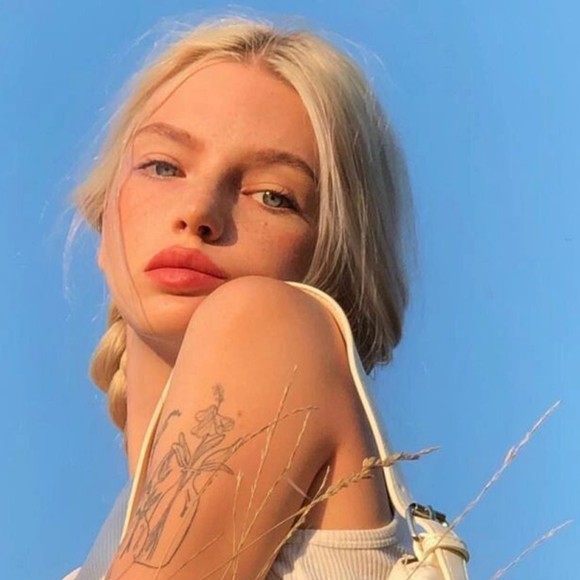 Meet your Posher, Peter - Picture 1 of 1